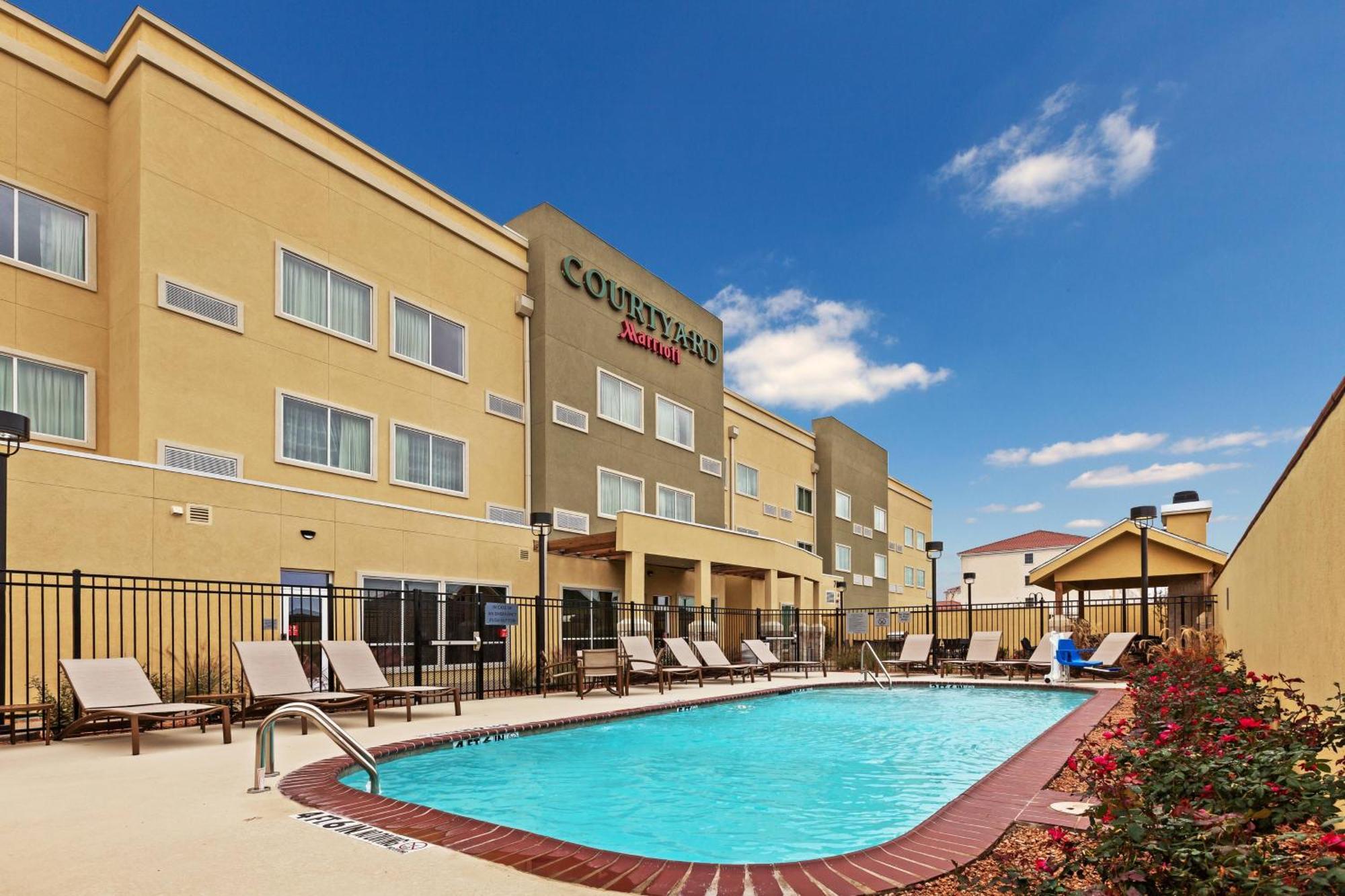 Отель Courtyard By Marriott Одесса Экстерьер фото